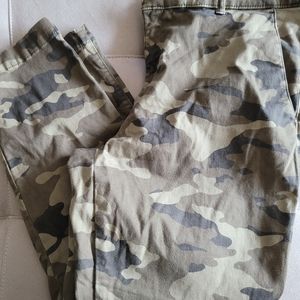 Camo Print Skinny Straight leg pants with stretch